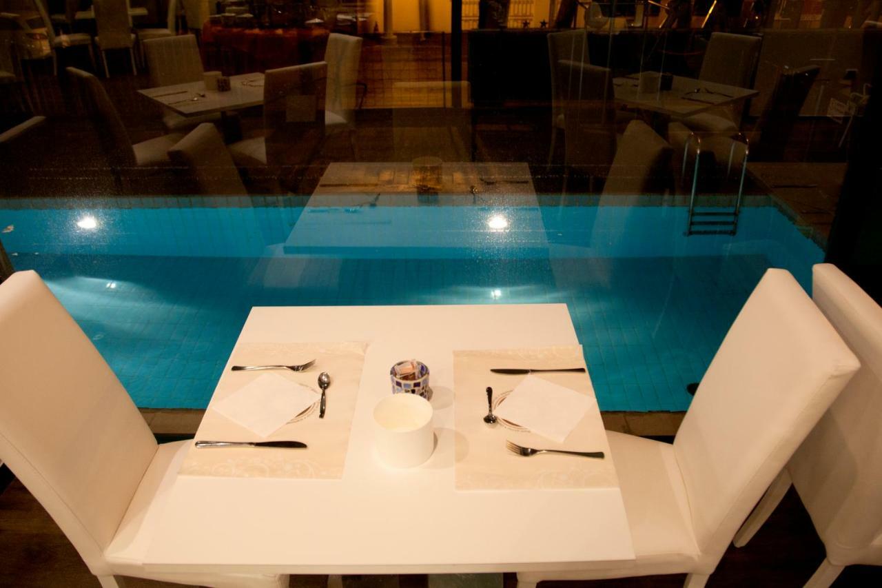 Hotel Montecarlo - Vista Mare Con Piscina & Area Fitness Риччоне Екстер'єр фото