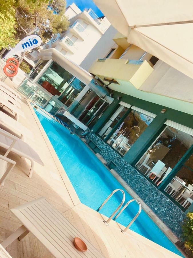 Hotel Montecarlo - Vista Mare Con Piscina & Area Fitness Риччоне Екстер'єр фото